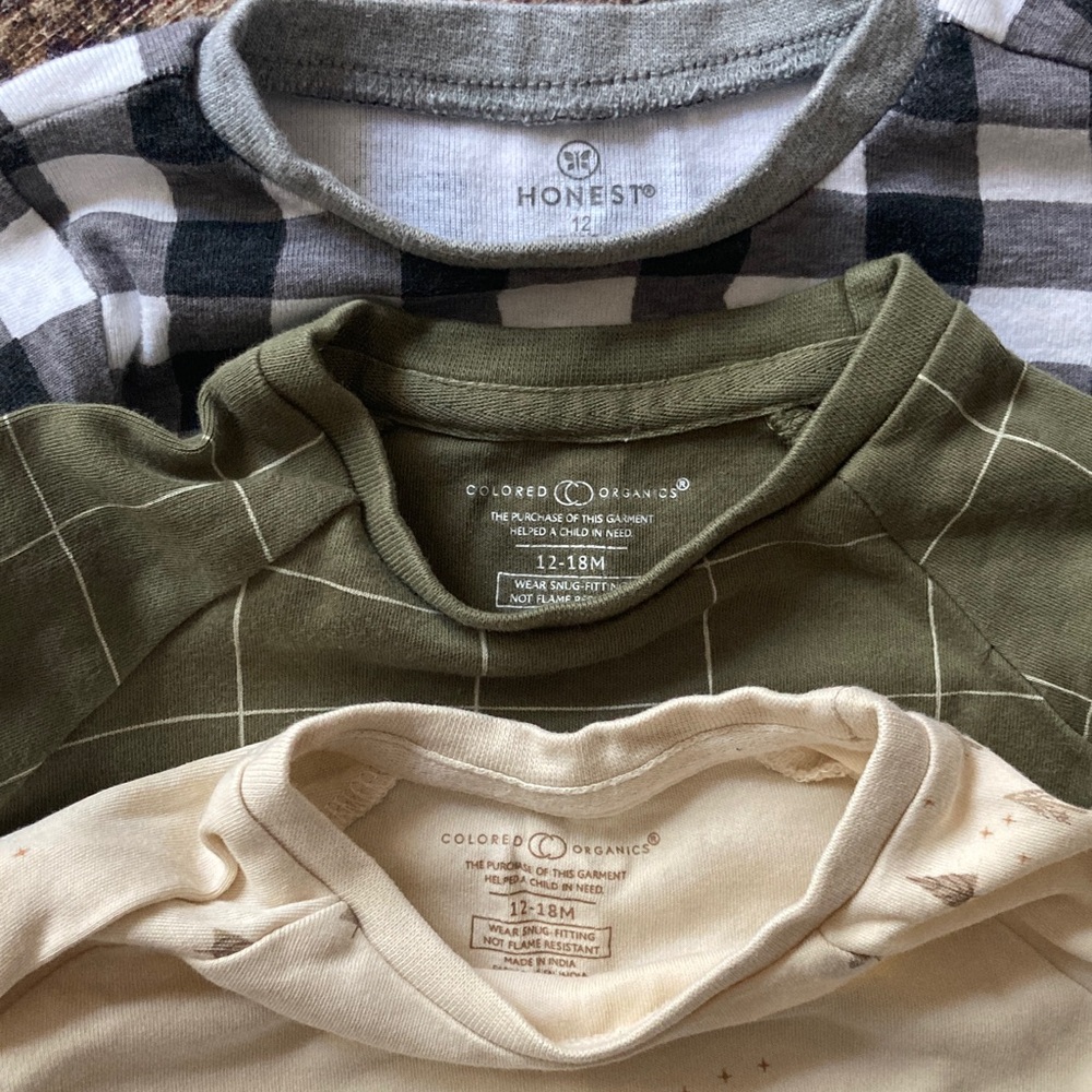 12-18M Bundle Colored Organics/Honest Pajama Sets - Picture 6 of 7